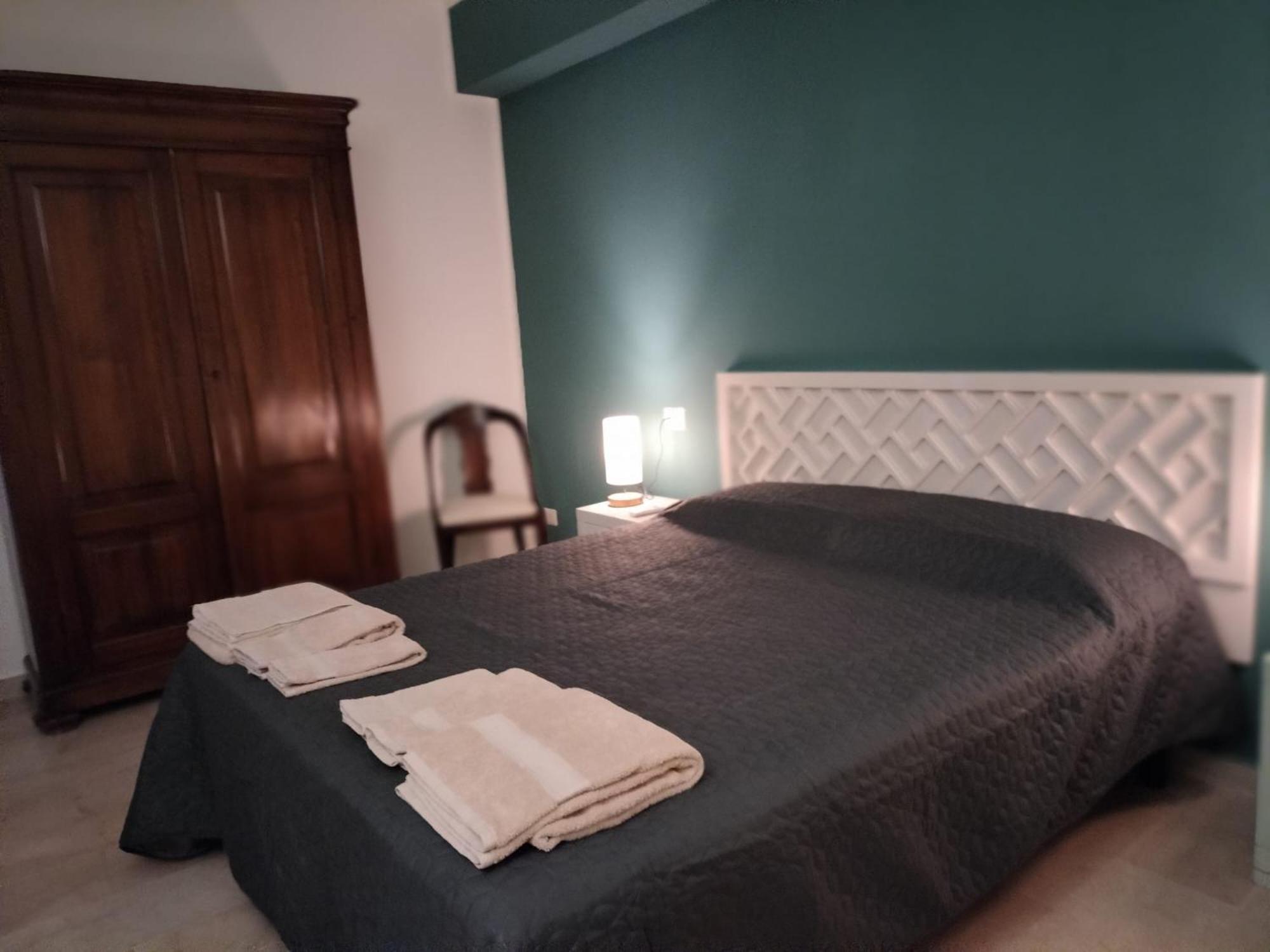 D&P Suites 1 Salemi Экстерьер фото