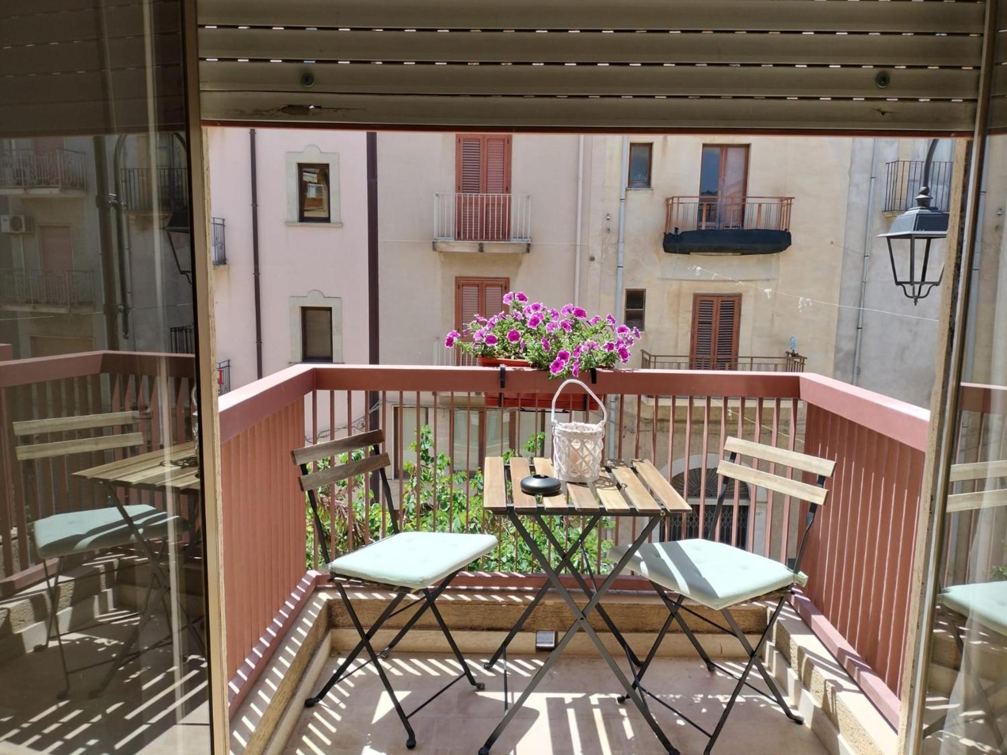 D&P Suites 1 Salemi Экстерьер фото